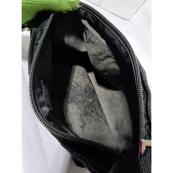 Prada Vintage Nylon Tessuto Triangle Logo Plate Shoulder/Crossbody Bag Black - Picture 14 of 15